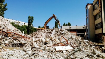 В Кипър разрушават опасни жилищни сгради