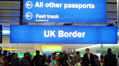 Годишната нетна миграция във Великобритания достигна рекордно високо ниво от 606