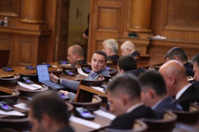 Депутатите приеха на първо четене промени в Кодекса на труда