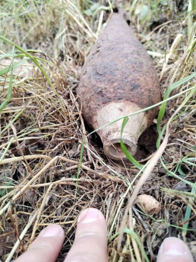 Екип от Военноморските сили взриви стар боеприпас намерен край село