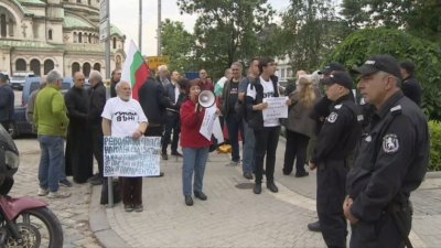 Йоло Денев поведе рехав протест в защита на Румен Радев 
