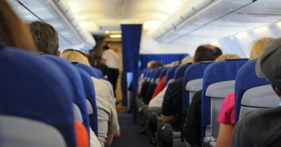 Пътници се барикадираха в самолет на нискотарифна авиокомпания който вместо