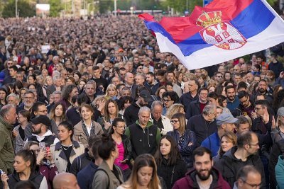 Десетки хиляди протестираха срещу насилието в Сърбия