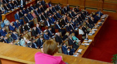 Изслушват шефове на служби в Народното събрание
