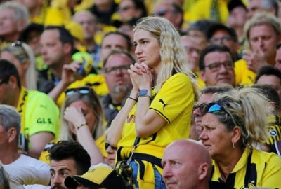 Борусия взриви Бундеслигата В последния кръг от сезона жълто черните направиха