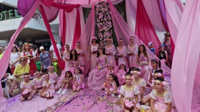 Празникът на розата в Казанлък събира туристи от цял свят
