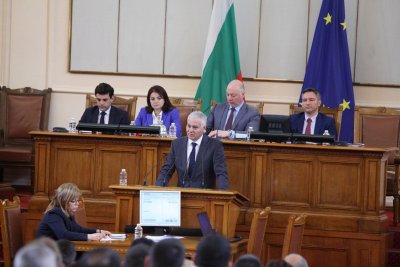 Шефът на ДАНС Пламен Тончев обяви скандално в пленарната зала