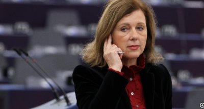 Зам.-шефът на ЕК: Евролидерите ще убедят България да даде боеприпаси на Киев 