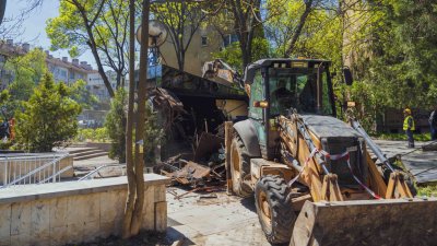 Премахват незаконните павилиони в София