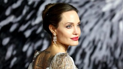 Анджелина Джоли празнува 48 години