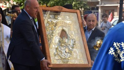 В Поморие днес ще пристигне чудотворната икона на Света Богородица
