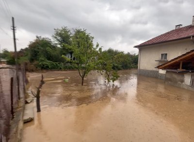 Наводненията в Северозапада оставиха хората от мездренското село Ребърково без