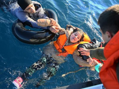 Бебе и дете на 4 се удавиха в Егейско море