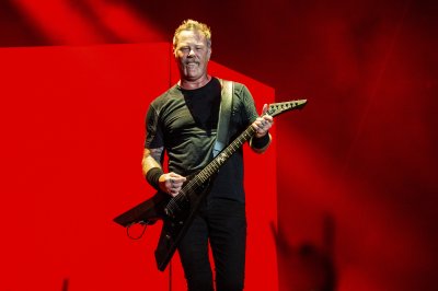 Вкараха Джеймс Хетфийлд в клиника за алкохолици, Metallica отложи турнетата си
