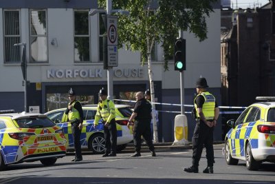 Трима души са убити в Нотингам полицията е арестувала 31 годишен