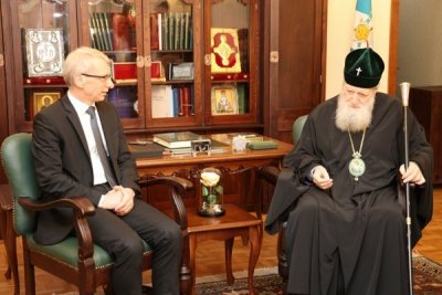 Негово Светейшество патриарх Неофит прие днес на официална среща министър председателя