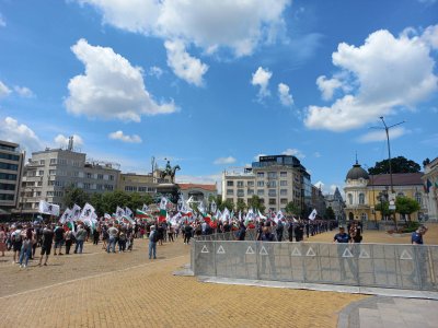 Протести срещу правителството на Денков блокираха София