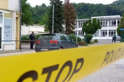 Ученик стреля в училище в Босна и Херцеговина
