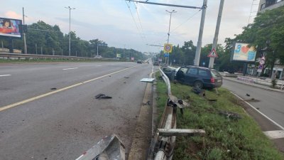 Кола катастрофира на Цариградско шосе 