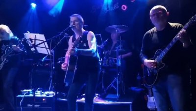 Христо Хинков новият здравен министър пее и свири рок доста