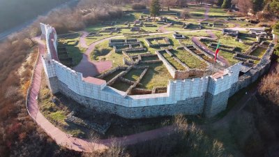 Крепостта "Кракра" посреща рок фест за Джулая