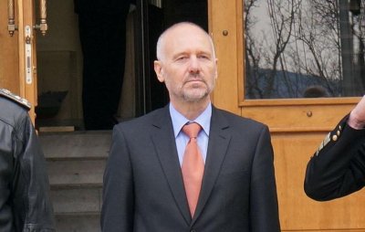 Министър председателят акад Николай Денков и министърът на отбраната Тодор Тагарев