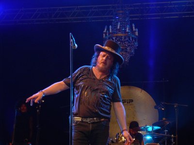 Концертът на Дзукеро в София се отлага за догодина