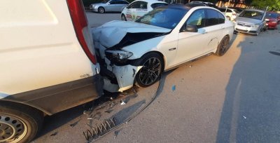 Тежка катастрофа след гонка в Пловдив на бул Освобождение близо