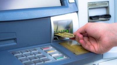 БНБ е поставила под наблюдение банкомати неприемащи 50 левови банкноти Очаква
