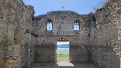 За Джулая: Як концерт край потопената църква на "Жребчево"