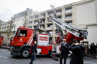 Пожар спря влакове в Истанбул 