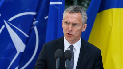 Украйна иска покана от НАТО през юли