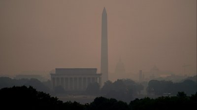 Вашингтон потъна в дим