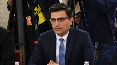 Венко Сабрутев: ПП-ДБ няма да е параван