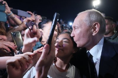 По време на изненадващо посещение в Дагестан руският президент Владимир