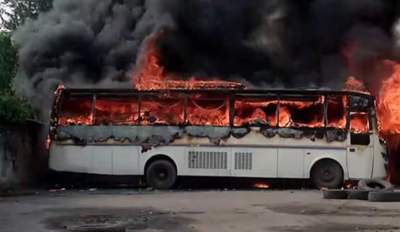 Двайсет и пет души загинаха при автобусна катастрофа в Индия