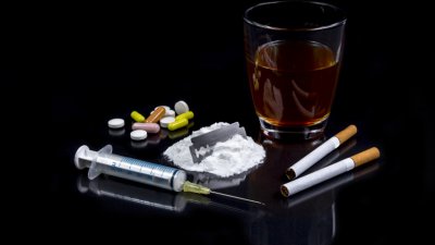 Шотландия обмисля да легализира притежанието на всички видове наркотици за