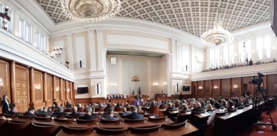 С остър спор започна работата на Народното събрание Депутатите промениха