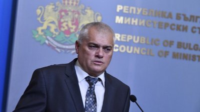 Валентин Радев: Кадровата политика в МВР е лоша, няма гранични полицаи