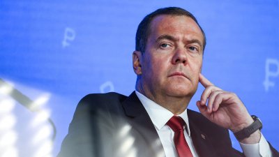 Медведев обещава край на войната, ако НАТО спре доставките