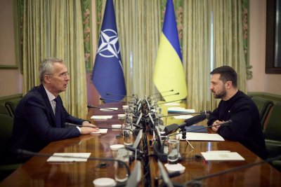 Украйна приветства решението на НАТО да удължи мандата на Столтенберг