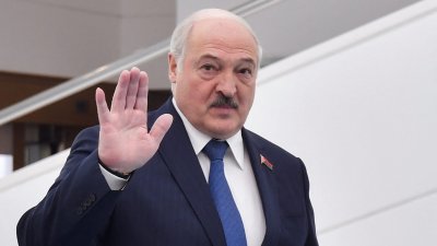 Беларуският президент Александър Лукашенко предположи че през есента могат да започнат мирни