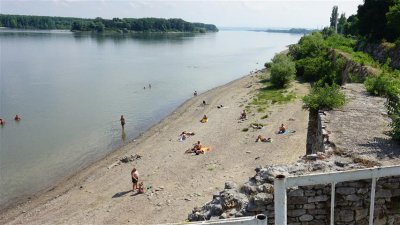 Забраниха къпането в Дунав заради подводни ями и Ешерихия коли