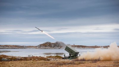Норвегия прехвърля още две системи за противовъздушна отбрана NASAMS на Украйна  заявиха от Министерството на