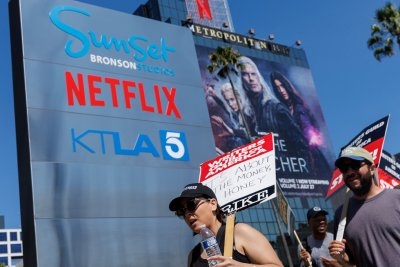 Масова стачка заплашва Холивуд Синдикатите препоръчаха на актьорите в телевизията и