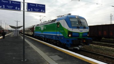 Пътници на влака Варна-София са без ток, вода и климатик