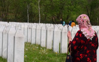 В Поточари: Възпоменателна церемония по повод 28-ата годишнина от геноцида в Сребреница