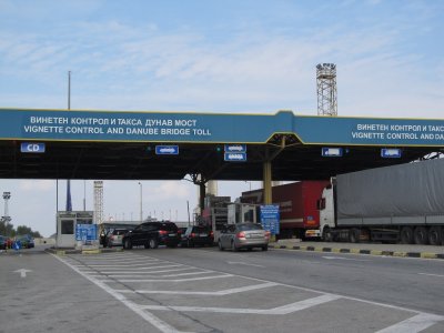 Шестима мигранти са открити в камион край ГКПП Дунав мост
