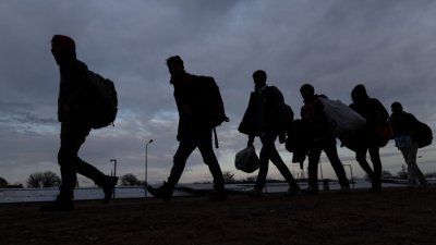 Голяма група нелегални мигранти е заловена през нощта във вторник