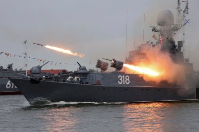 Военноморските сили на Русия са провели учение с бойна стрелба в северозападната